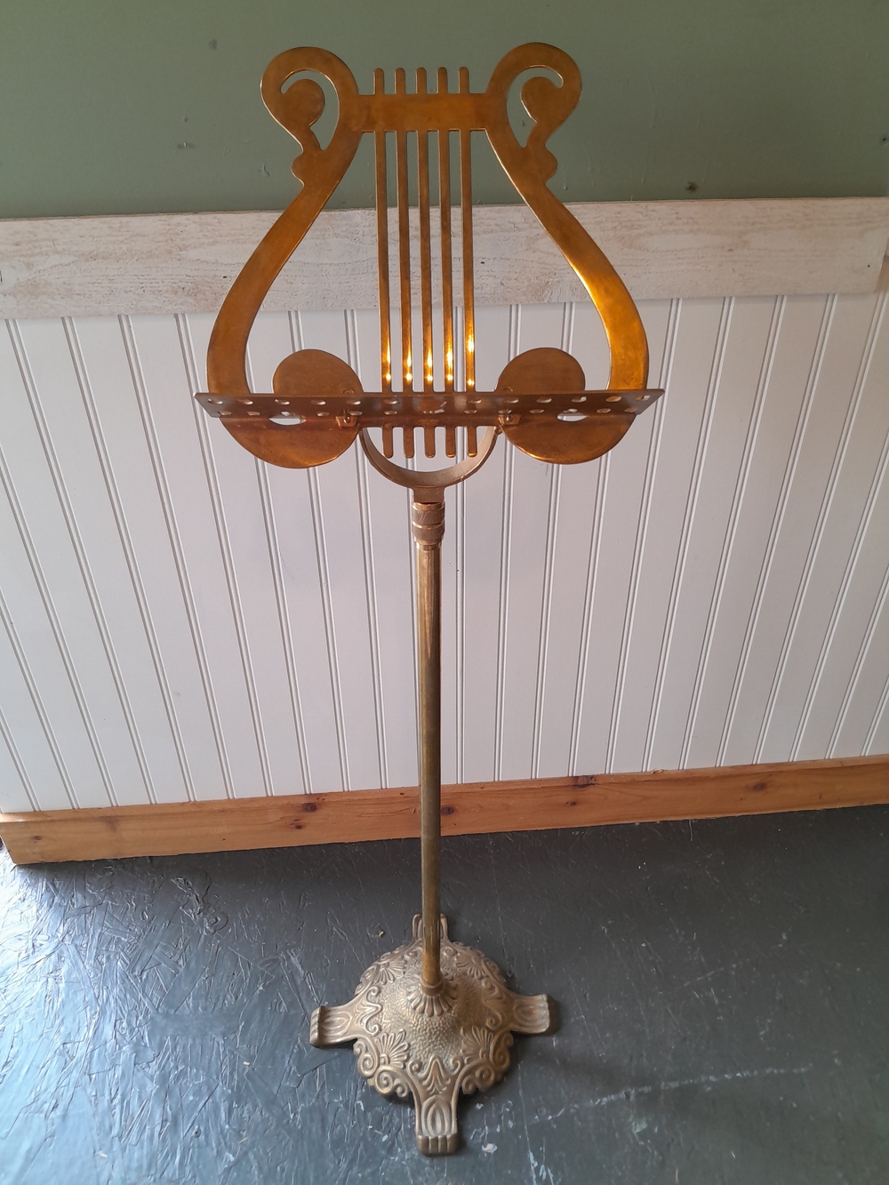 Brass Lyre Music Stand - Gold Finish
